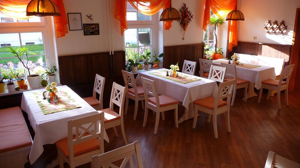 Werners Landgasthaus Lieskau Ngoại thất bức ảnh